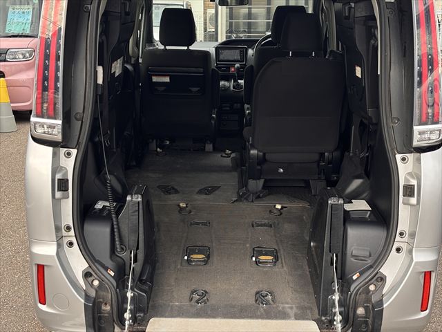ノア X タイプ1 車いす2人 4WD
