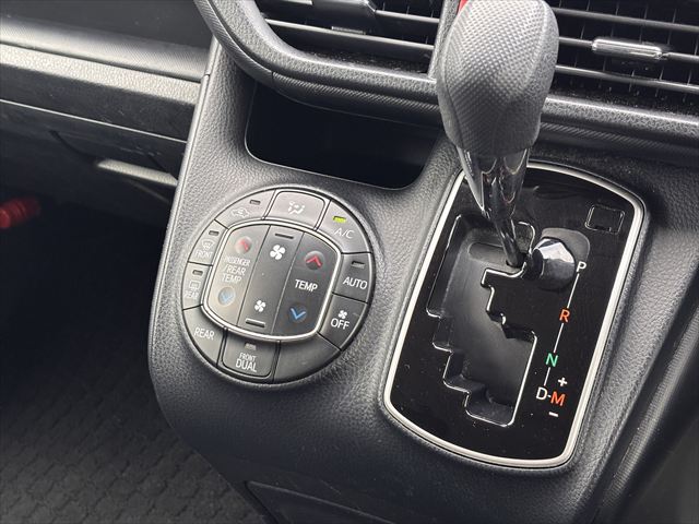 ノア X タイプ1 車いす2人 4WD