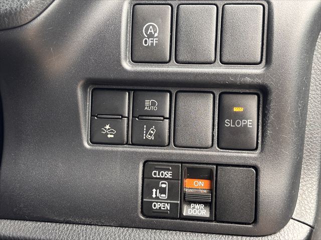 ノア X タイプ1 車いす2人 4WD