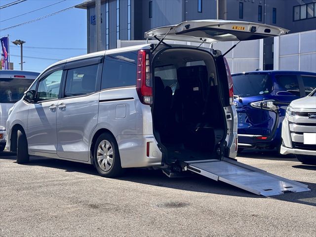 ★準備中★ノア X タイプ1 車いす2人 4WD