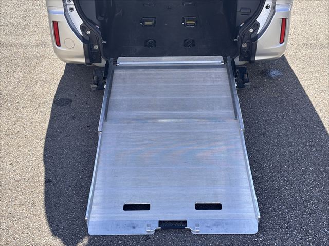 ★準備中★ノア X タイプ1 車いす2人 4WD