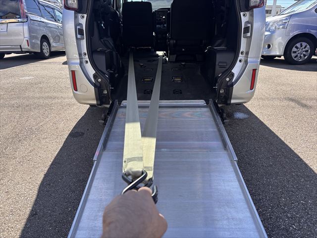 ★準備中★ノア X タイプ1 車いす2人 4WD