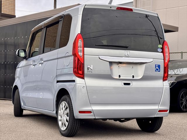 NBOX Gスロープ Lターボ 4WD