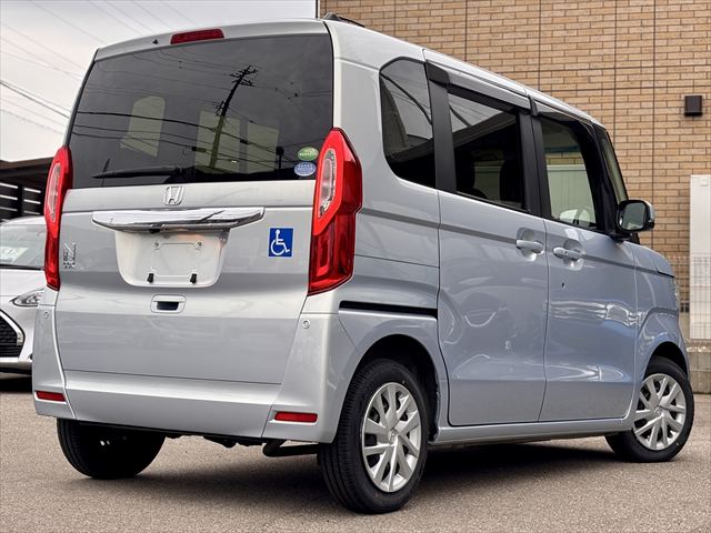 NBOX Gスロープ Lターボ 4WD