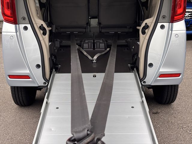 NBOX Gスロープ Lターボ 4WD