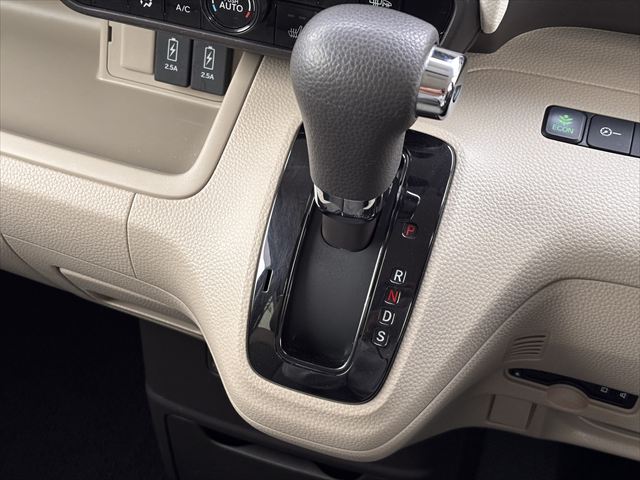 NBOX Gスロープ Lターボ 4WD