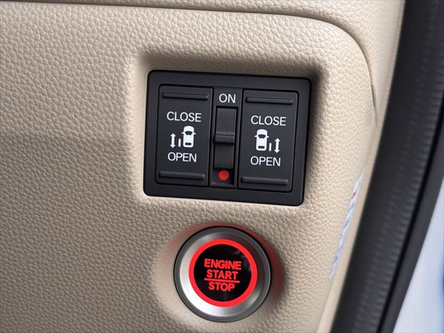 NBOX Gスロープ Lターボ 4WD