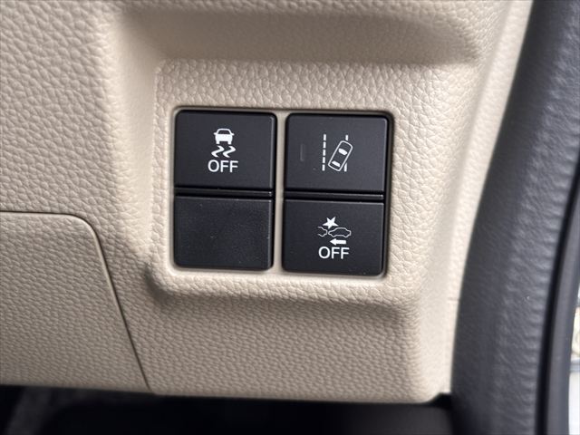 NBOX Gスロープ Lターボ 4WD