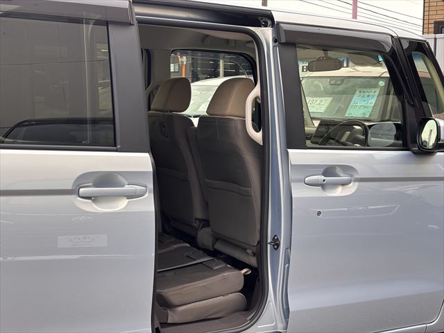 NBOX Gスロープ Lターボ 4WD