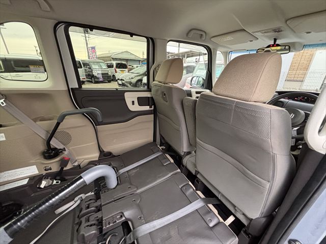 NBOX Gスロープ Lターボ 4WD