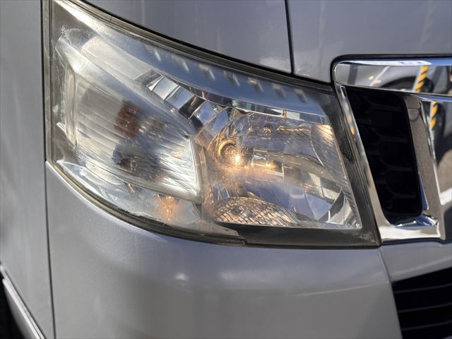 NV350キャラバン チェアキャブ リアリフト 4WD 車いす4人