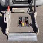 NV350キャラバン チェアキャブ リアリフト 4WD 車いす4人