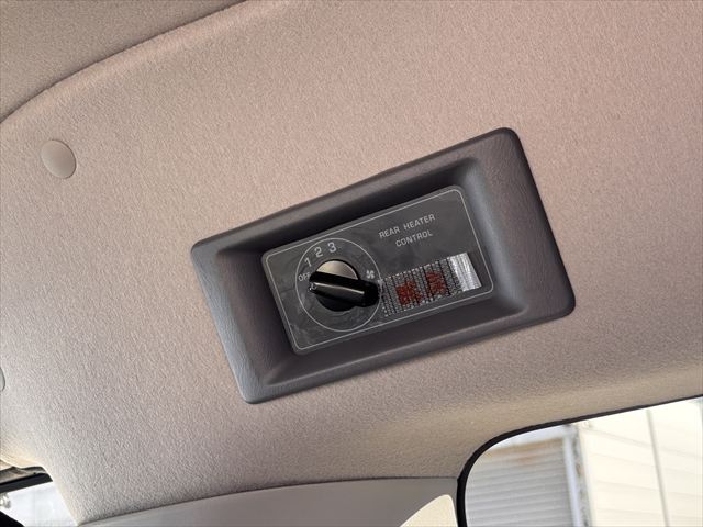 NV350キャラバン チェアキャブ リアリフト 4WD 車いす4人