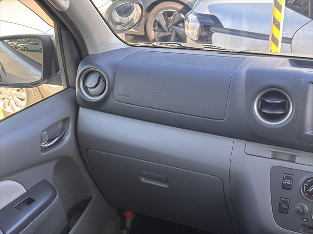 NV350キャラバン チェアキャブ リアリフト 4WD 車いす4人