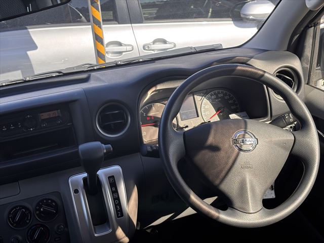 NV350キャラバン チェアキャブ リアリフト 4WD 車いす4人