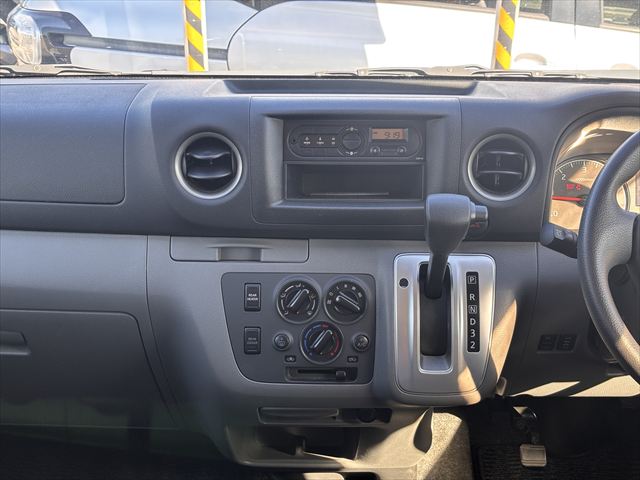 NV350キャラバン チェアキャブ リアリフト 4WD 車いす4人