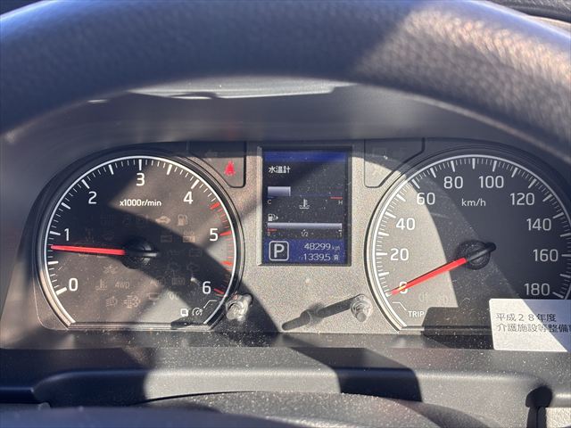 NV350キャラバン チェアキャブ リアリフト 4WD 車いす4人