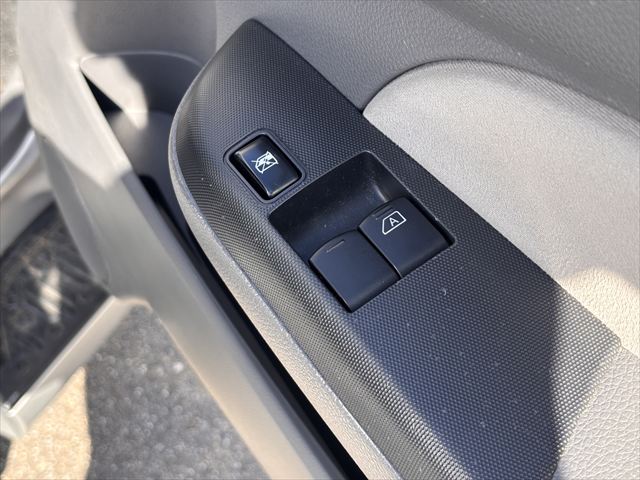 NV350キャラバン チェアキャブ リアリフト 4WD 車いす4人