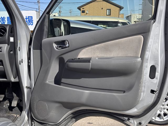 NV350キャラバン チェアキャブ リアリフト 4WD 車いす4人