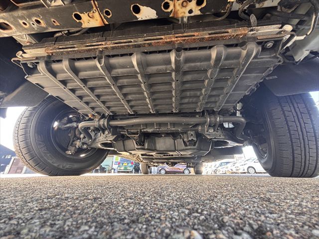 NV350キャラバン チェアキャブ リアリフト 4WD 車いす4人