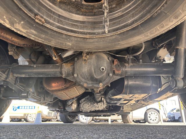 NV350キャラバン チェアキャブ リアリフト 4WD 車いす4人