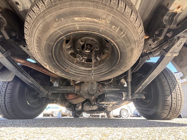 NV350キャラバン チェアキャブ リアリフト 4WD 車いす4人