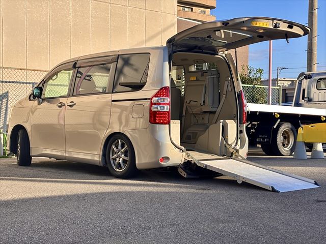 トヨタ ノア スロープ　タイプ１　４ＷＤ