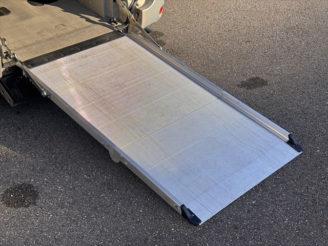 トヨタ ノア スロープ　タイプ１　４ＷＤ