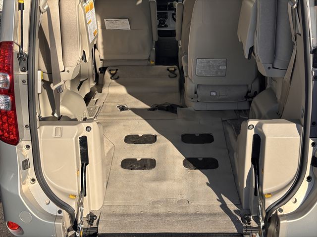 トヨタ ノア スロープ　タイプ１　４ＷＤ