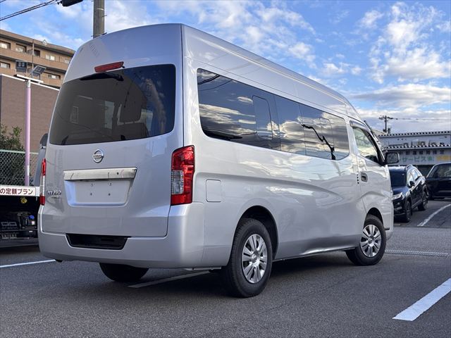 NV350キャラバン チェアキャブ リアリフト 4WD 車いす4人