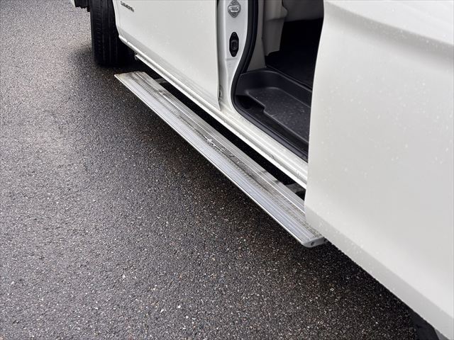 セレナ 送迎車 X 4WD