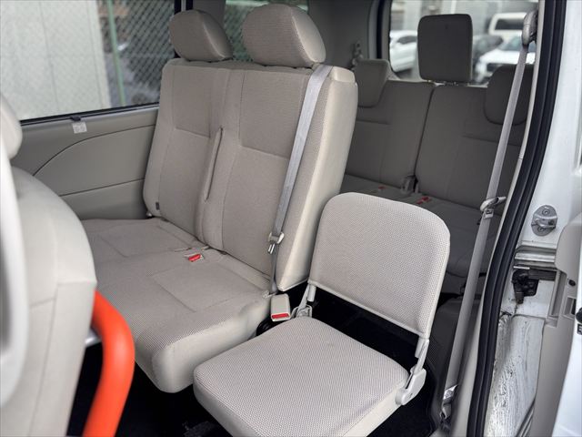 セレナ 送迎車 X 4WD