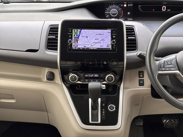 セレナ 送迎車 X 4WD