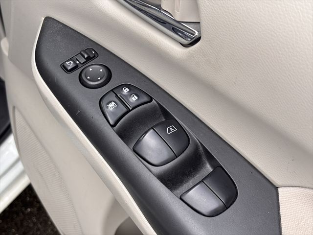 セレナ 送迎車 X 4WD