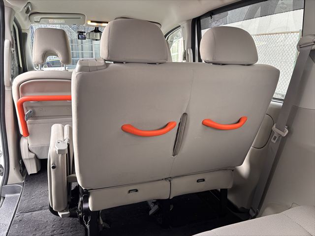 セレナ 送迎車 X 4WD