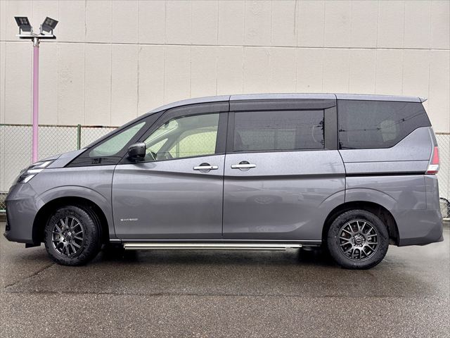 セレナ XV セカンドスライドアップシートXV 4WD