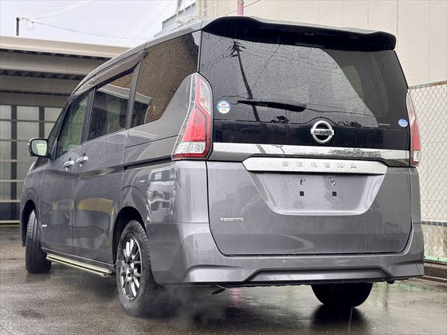 セレナ XV セカンドスライドアップシートXV 4WD