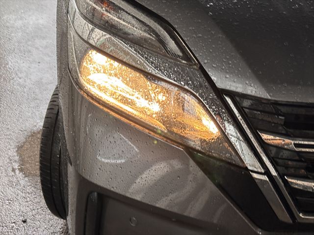 セレナ XV セカンドスライドアップシートXV 4WD