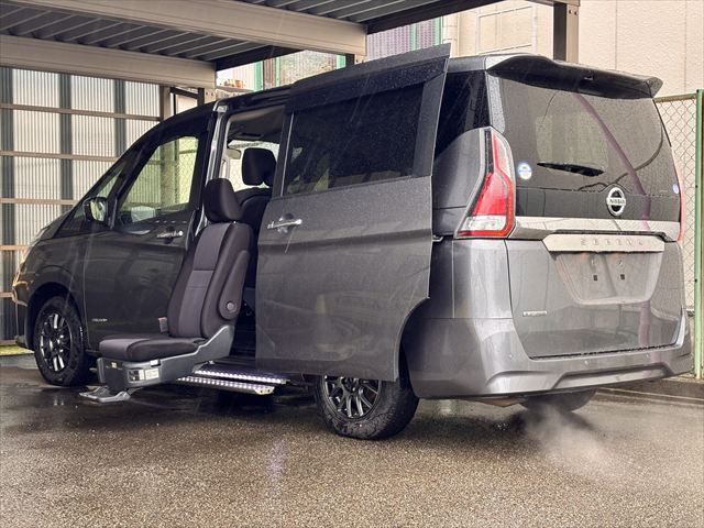 セレナ XV セカンドスライドアップシートXV 4WD