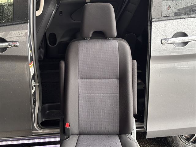 セレナ XV セカンドスライドアップシートXV 4WD