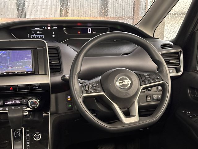 セレナ XV セカンドスライドアップシートXV 4WD