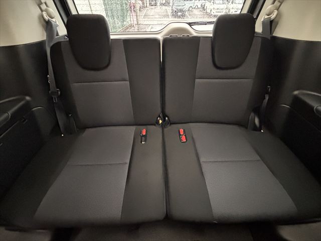 セレナ XV セカンドスライドアップシートXV 4WD