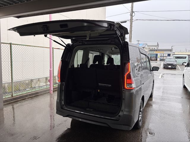 セレナ XV セカンドスライドアップシートXV 4WD