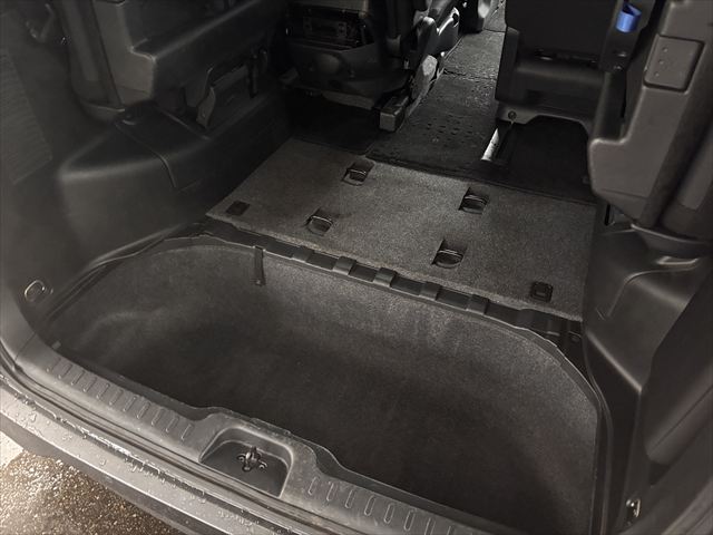 セレナ XV セカンドスライドアップシートXV 4WD