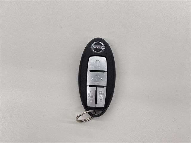 セレナ XV セカンドスライドアップシートXV 4WD