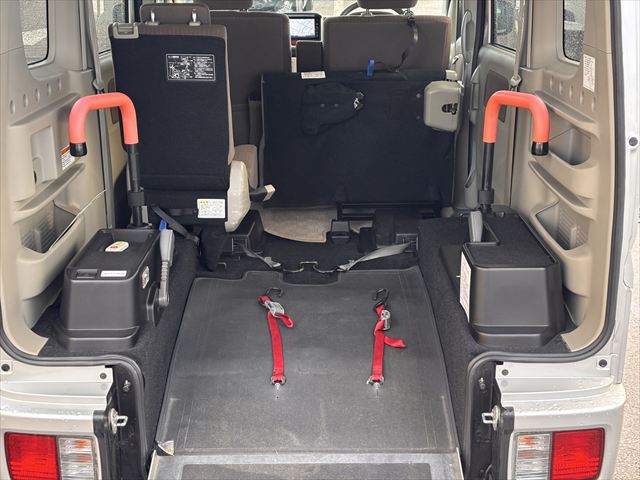 NV100 クリッパーリオチェアキャブ スロープ 4WD