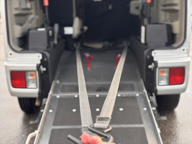 NV100 クリッパーリオチェアキャブ スロープ 4WD