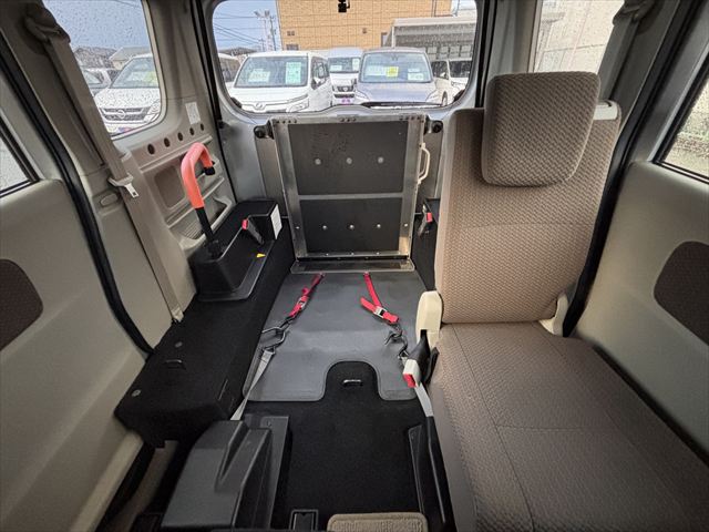 NV100 クリッパーリオチェアキャブ スロープ 4WD