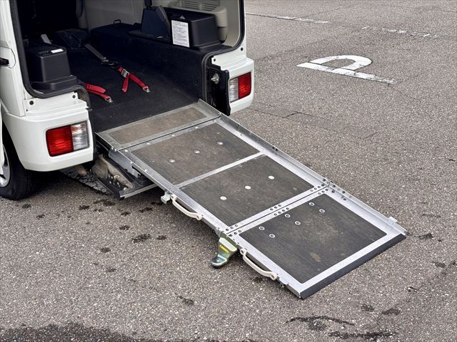 エブリイワゴン スロープ リアシート付 電動オートステップ ４ＷＤ