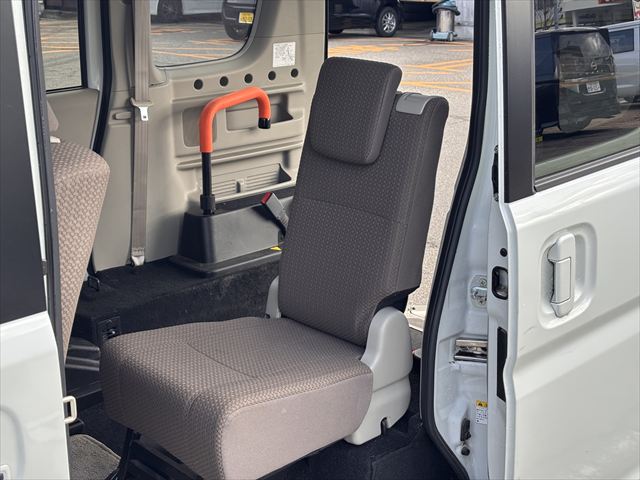 エブリイワゴン スロープ リアシート付 電動オートステップ ４ＷＤ